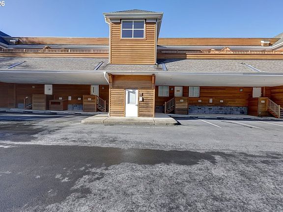 2nd image of 123 S Hemlock St #204