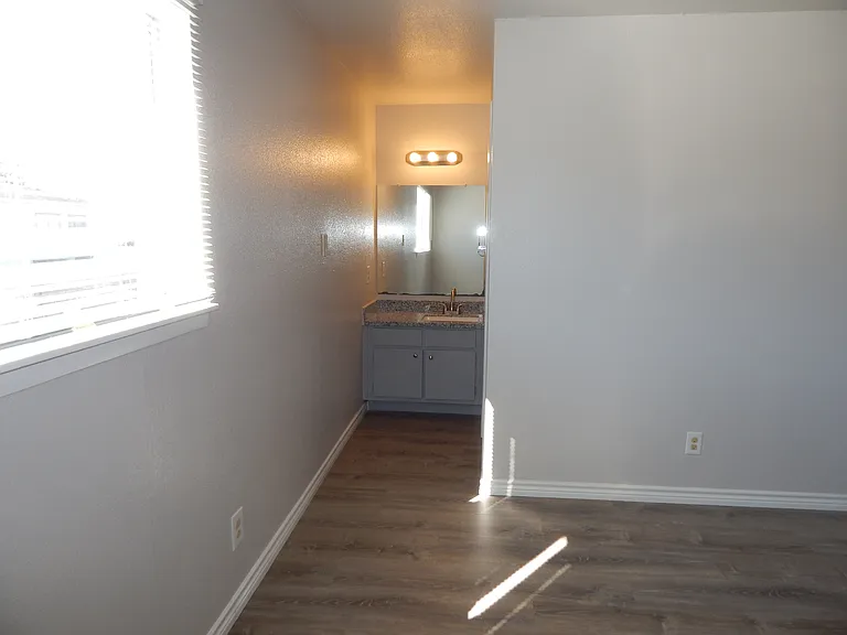 Townhome 2nd bedroom vanity