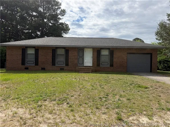 3204 E Brinkley Dr, Spring Lake, NC 28390