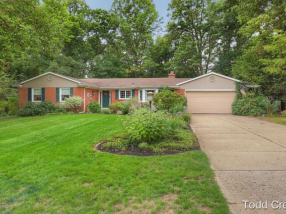 3rd image of 2160 Blueberry Dr NW