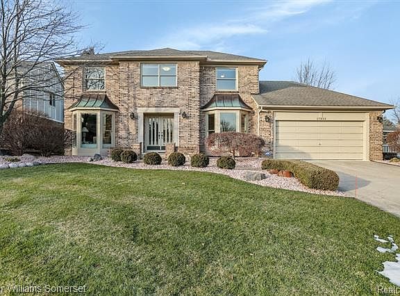 2nd image of 17333 Victor Ct