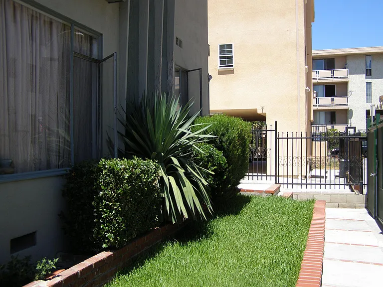 1153 Lillian Way #7 — Photo 5