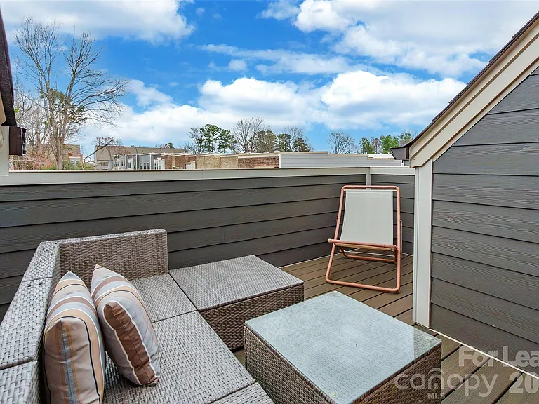 924 Broad River Ln — Photo 24
