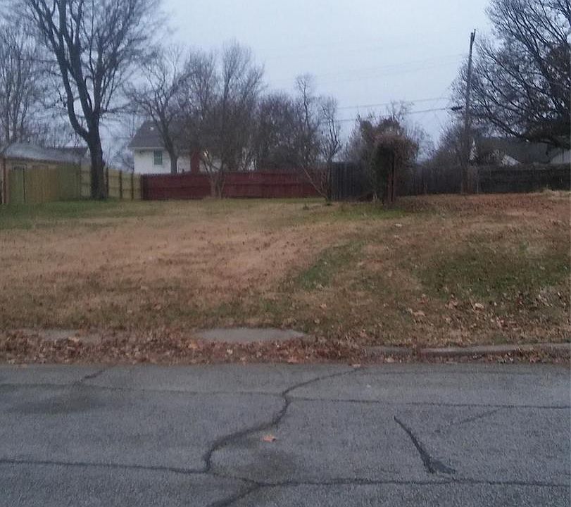 2nd image of 1420 S College Ave