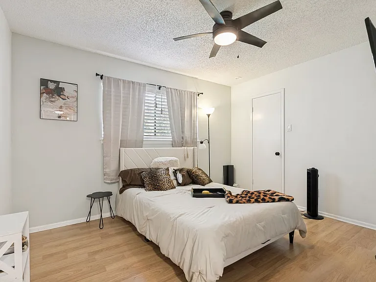102 Vassar Ln #17 — Photo 17