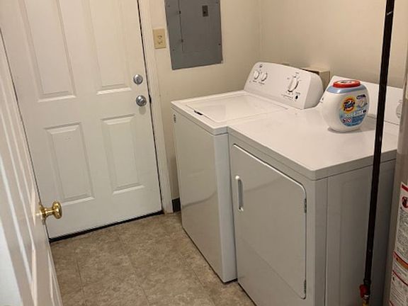 5th image of 1304 N Kinser Pike
