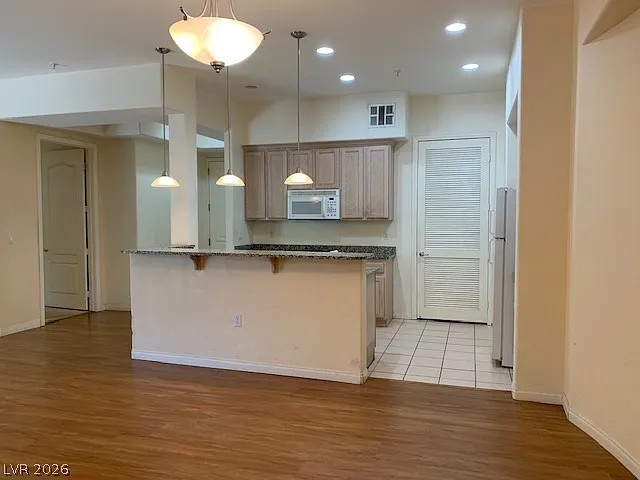 2 bed, 2.0 bath, 1184 sqft, $1,650 — Photo 4