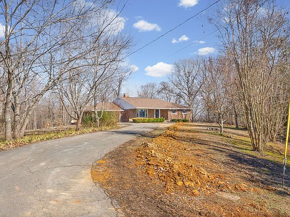 3rd image of 17033 Dawson Rd