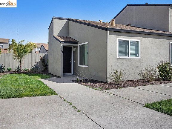 2nd image of 18 Rainier Ln