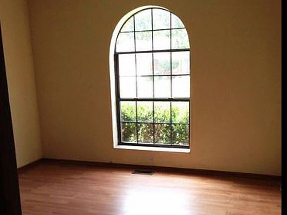 5th image of 18412 English Oak Ln