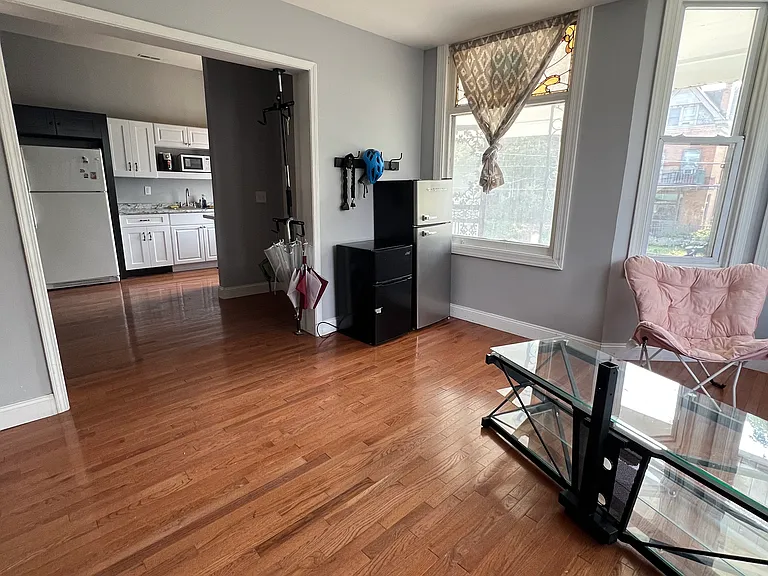 627 College St #1 — Photo 22