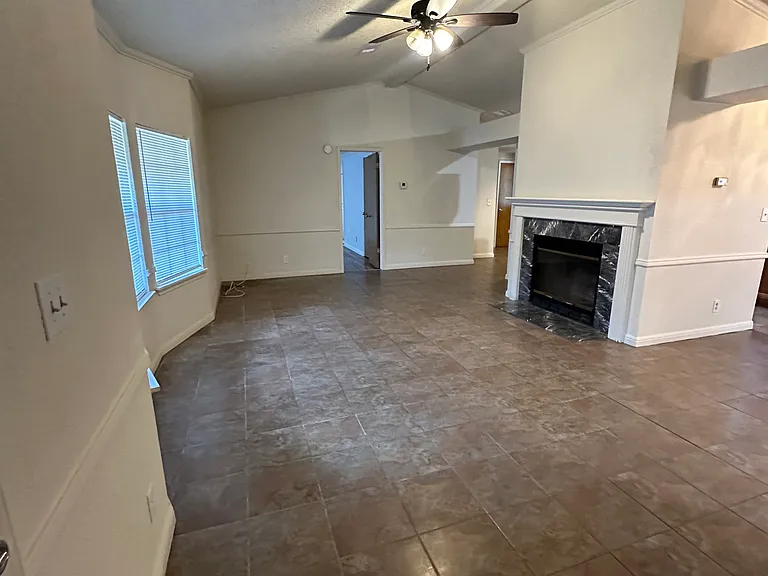 2705 Cypress Ln — Photo 3