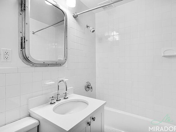 4th image of 43 W 16th St APT 9C