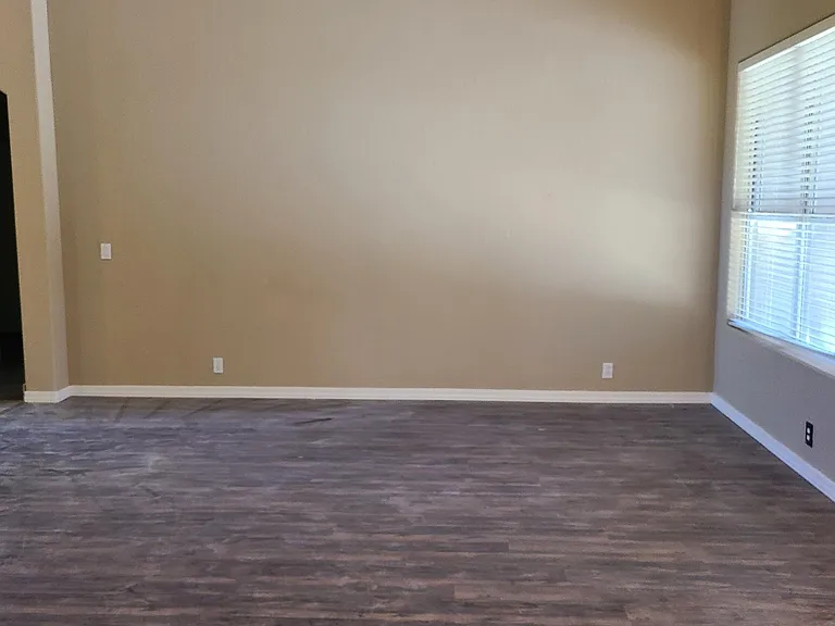 14206 S 12th Pl — Photo 13