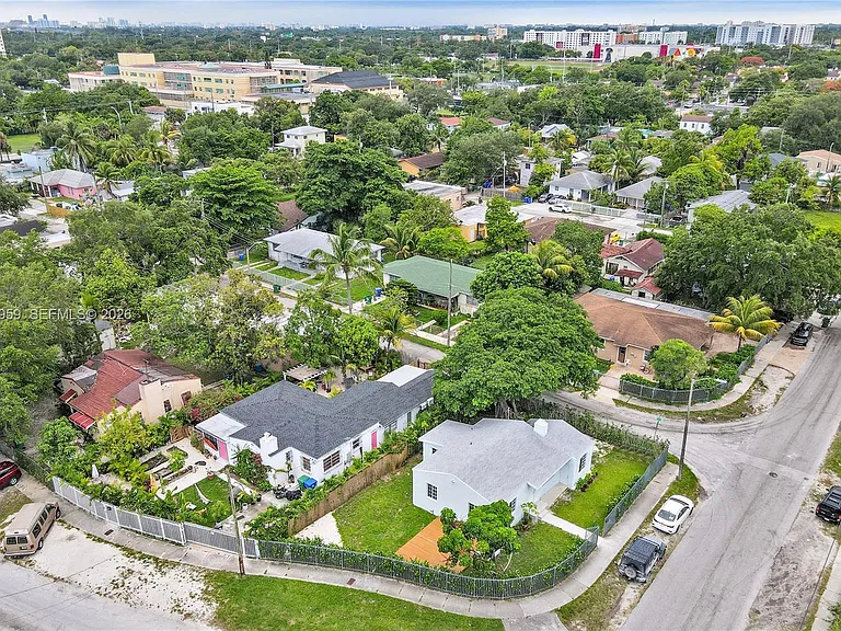 6344 NW Miami Pl — Photo 2