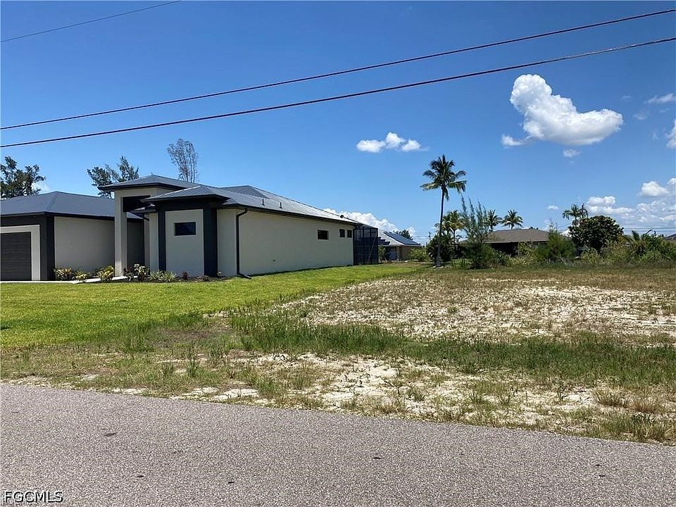 2nd image of 2005 SW 8th Ct
