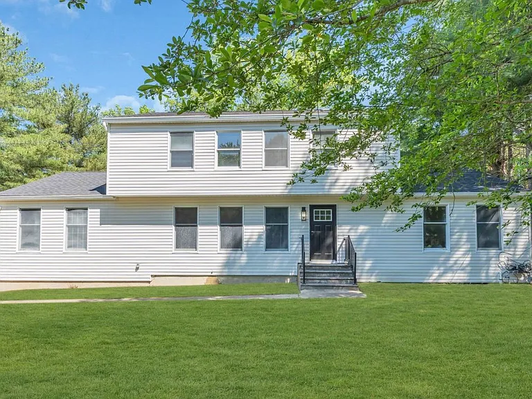 633 Eltone Rd — Photo 2