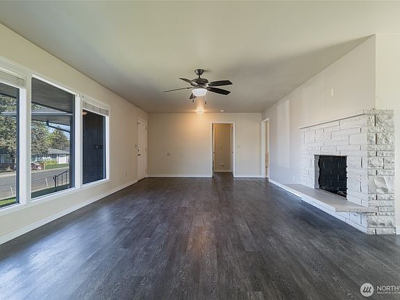3rd image of 521 SE Date Avenue
