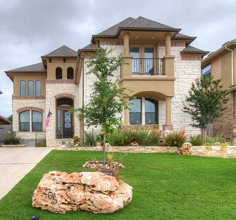 2nd image of 205 E Adelanta Pl