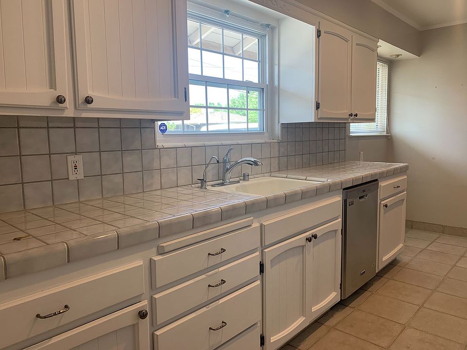 1st image of 3328 Hurley Way