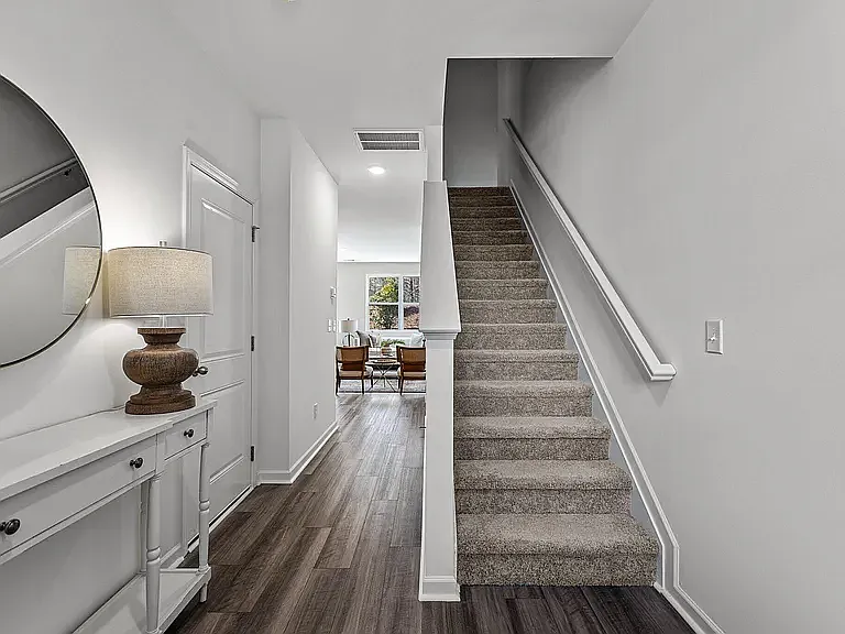 3104 Primo Dr — Photo 2