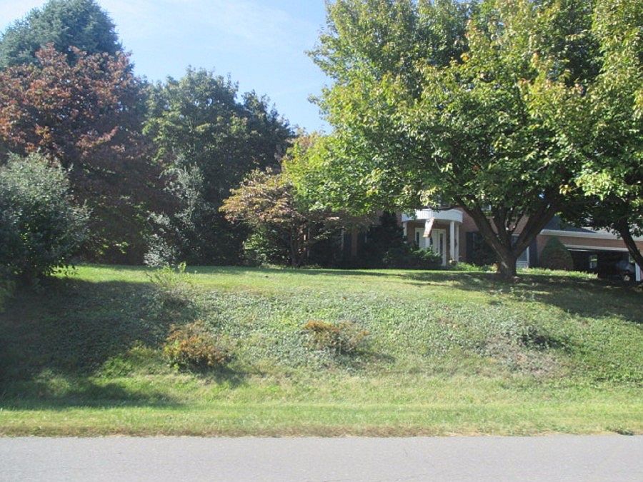 2nd image of 143 Stonebrook Rd