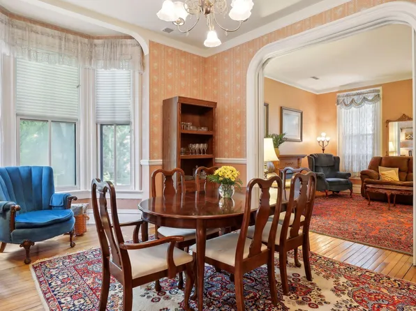 300 Exchange St S Suite 1, Saint Paul, MN 55102