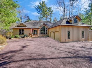 2310 Hillcrest Dr, Pocono Pines, PA 18350