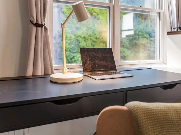 15 Legend Hills Drive image 23 of 28