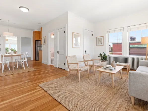 21 Bradlee Rd APT 54, Medford, MA 02155