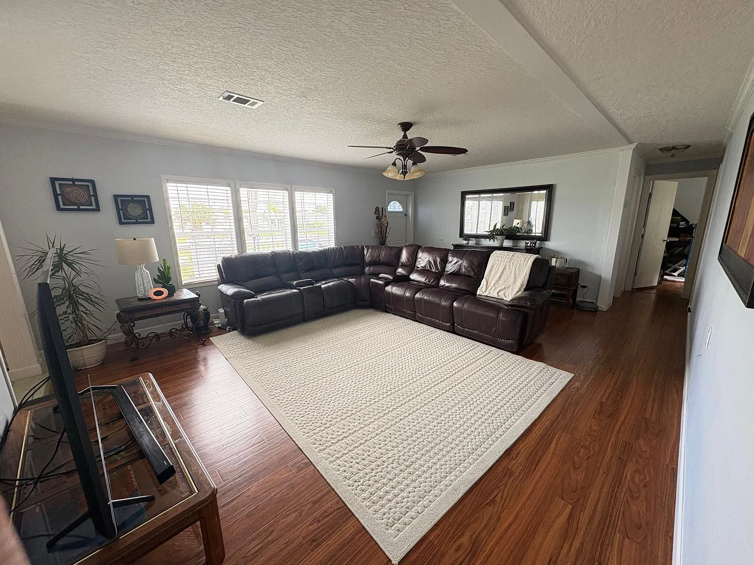 3 bed, 1800 sqft, $1,950 — Photo 4