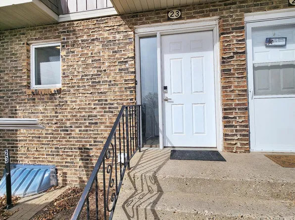 1918 1st Ave W APT 23, Williston, ND 58801