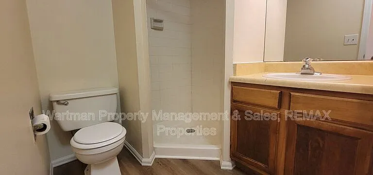 4560 Excalibur Ct — Photo 16