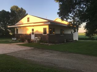 80446 320th St, Ellendale, MN 56026