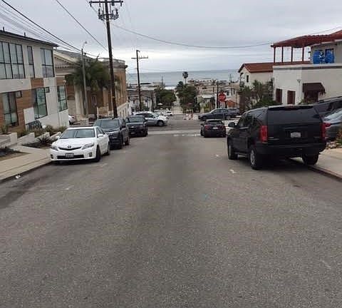 2nd image of 220 16th St