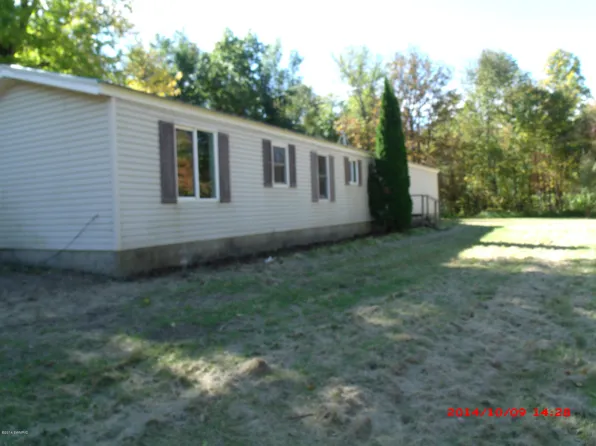 57293 18th Ave, Grand Junction, MI 49056