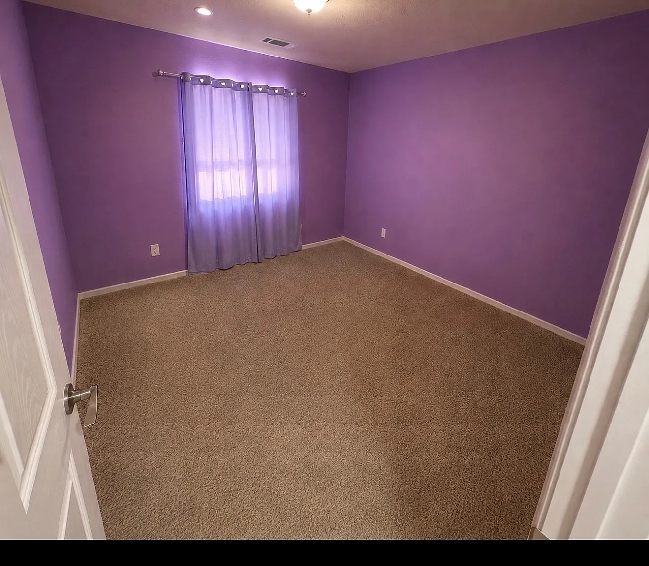 4 bed, 1439 sqft, $2,700 — Photo 2