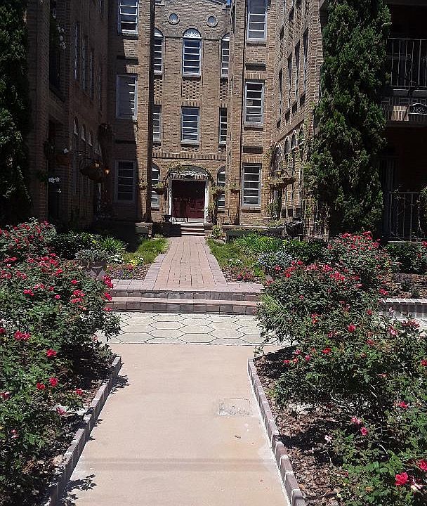 1st image of 2829 Herschel St