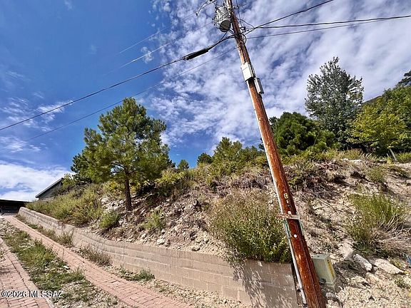 2nd image of 12773 N Phoenix Ave #4&5