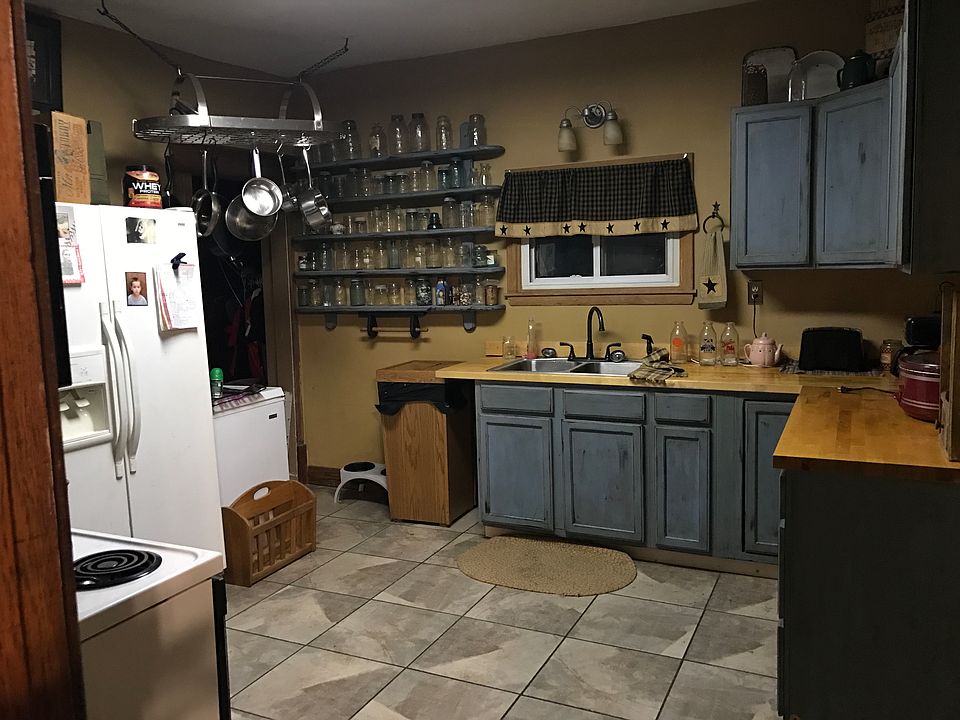 1st image of 165 W Church St