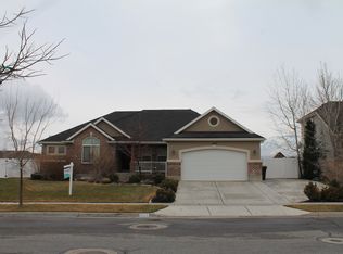 1829 S 1955 W, Woods Cross, UT 84087