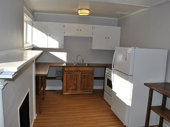 3rd image of 1323 Quarrier St #A