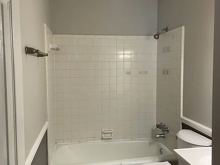501 Greenbriar Rd #F — Photo 8
