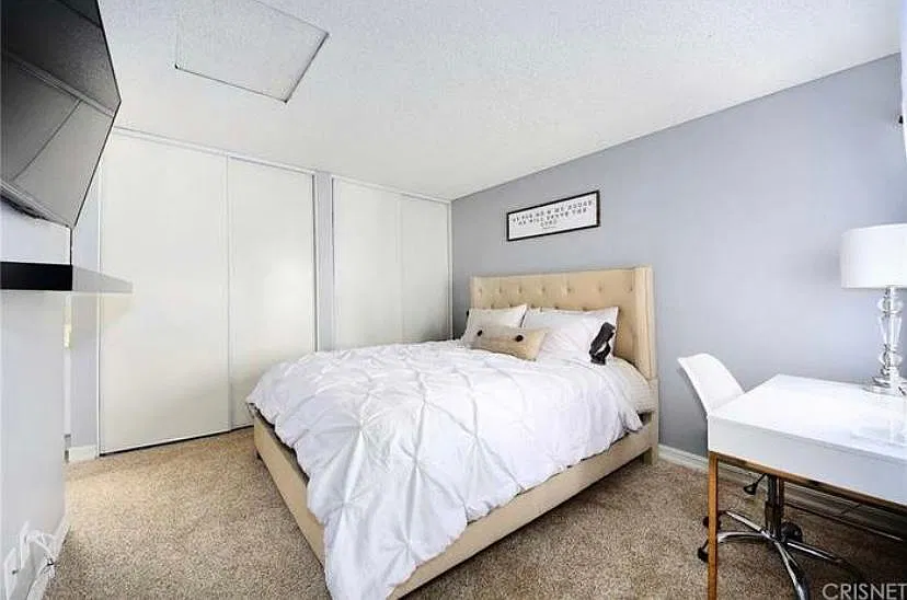 8463 De Soto Ave — Photo 2