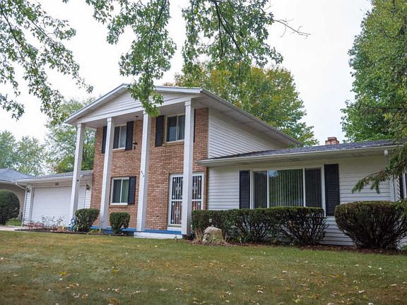 2nd image of 212 Beverly Ln