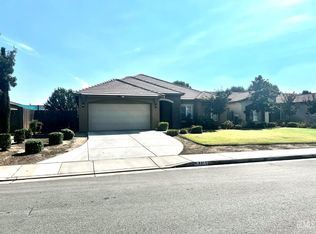 8915 Ribston Ave, Bakersfield, CA 93312