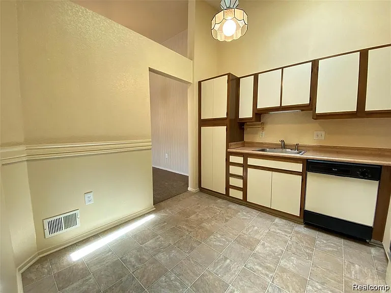 2101 Vine Way Dr #90 — Photo 12