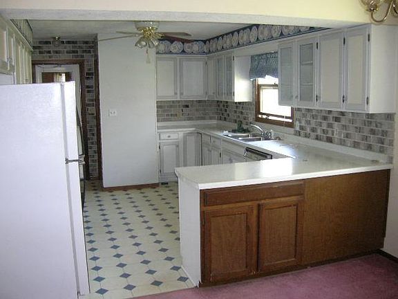 3rd image of 2222 5th Ave NE