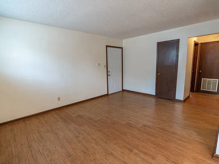 923 Vattier St #2 — Photo 8