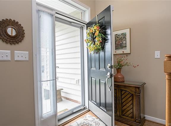 4th image of 1017 Parkland Pl
